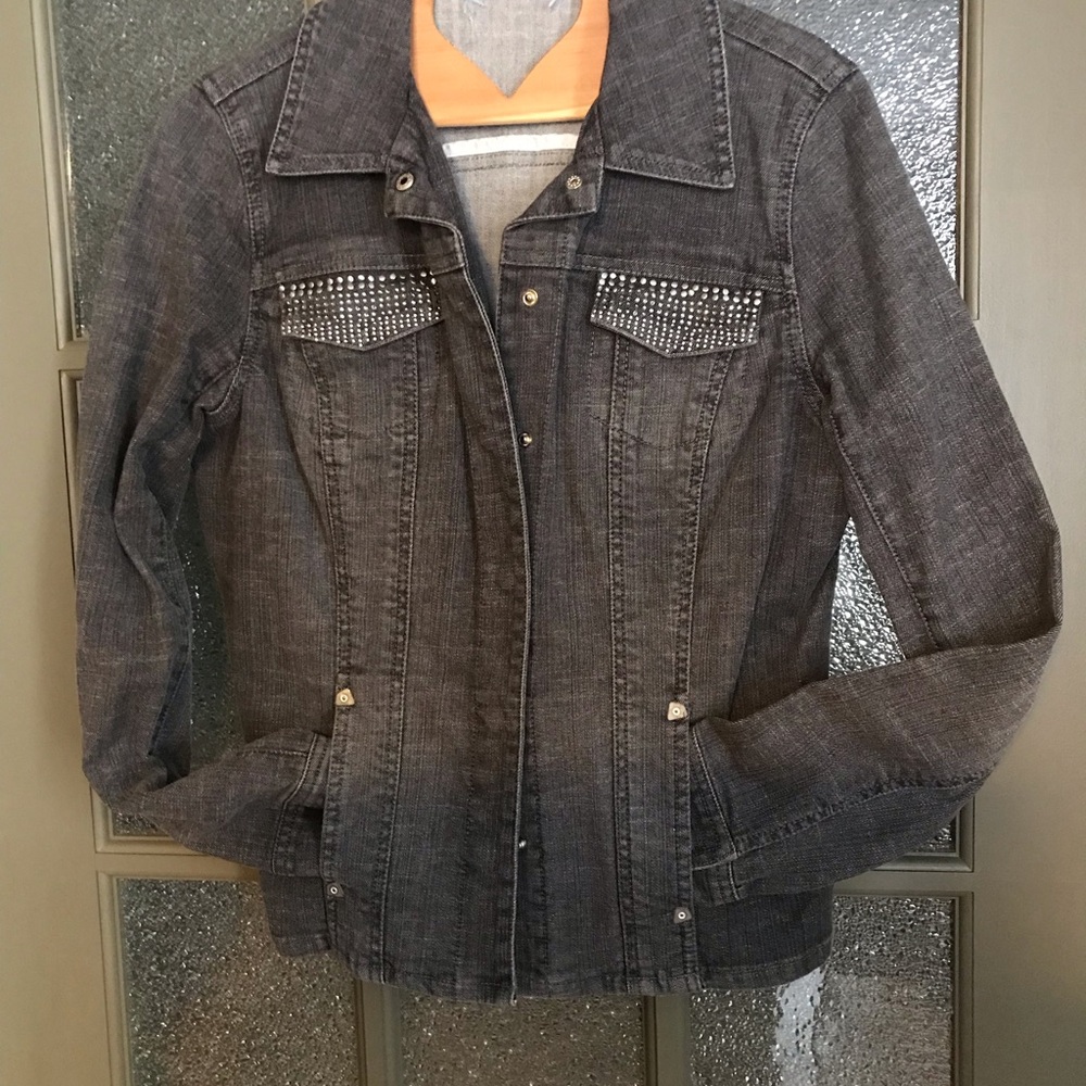 Gray Jean Jacket with Classic Styling